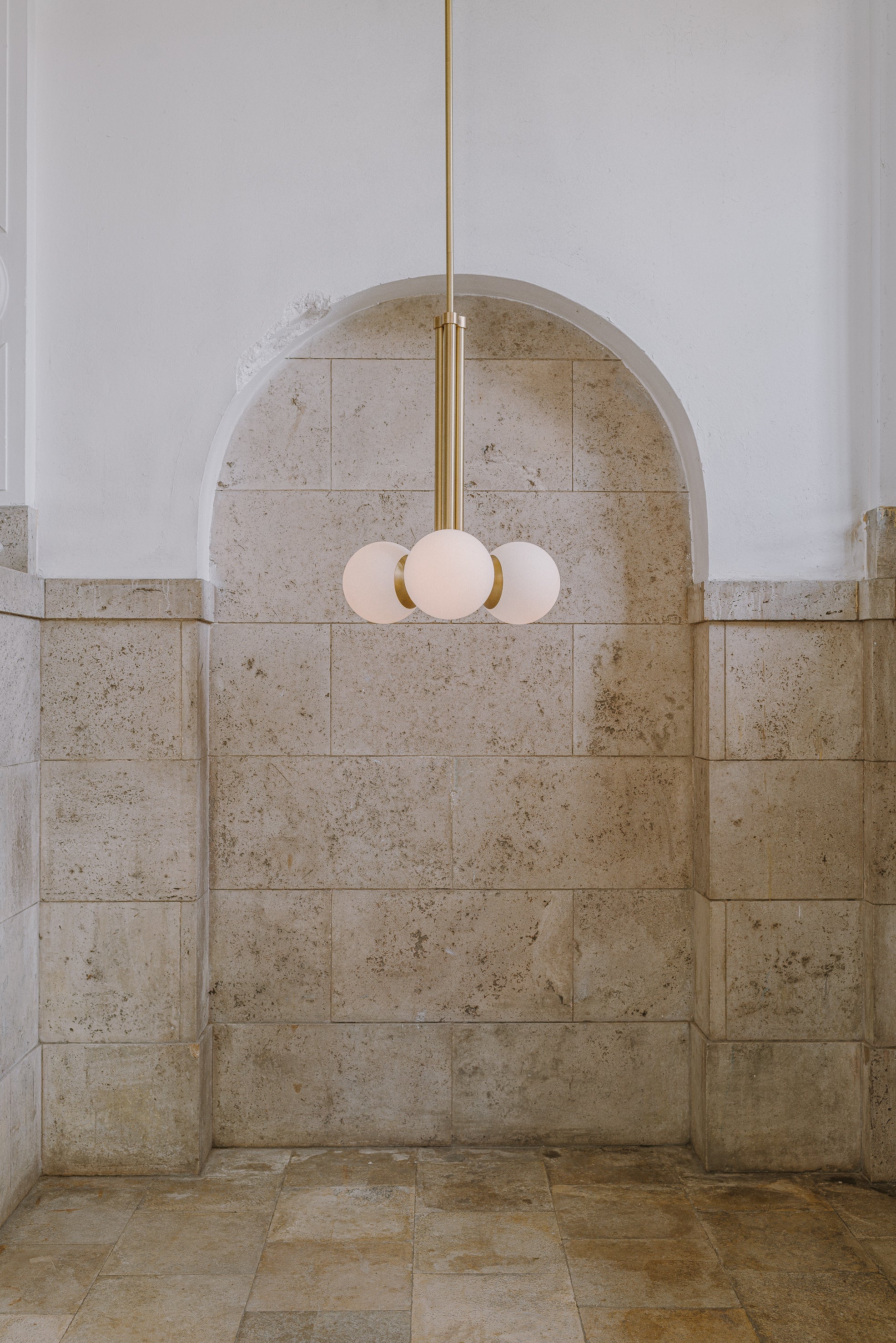 Schwung Tubular 700 Chandelier Burnished Brass